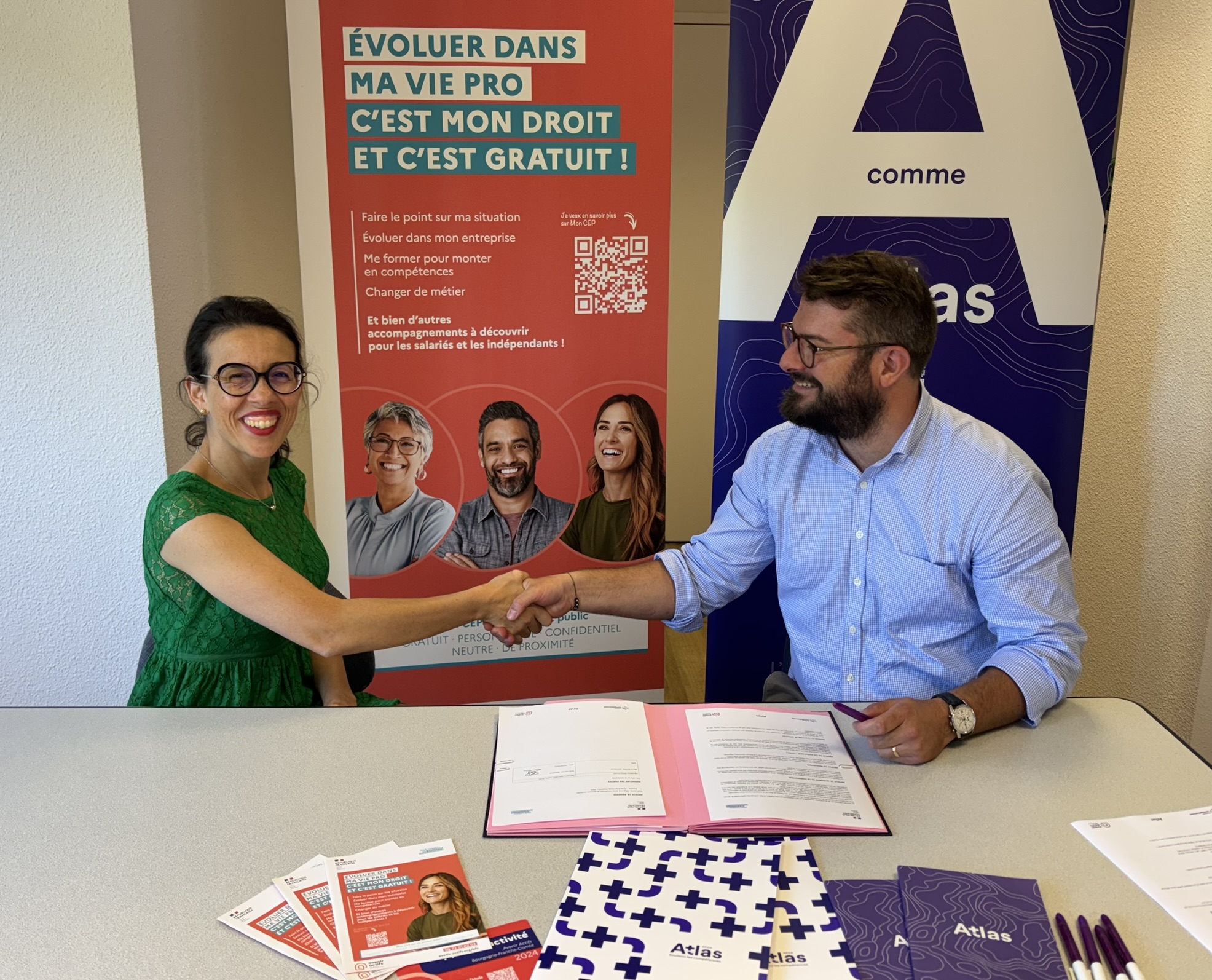 Fatène Salhi et Cyprien Prost signe la convention